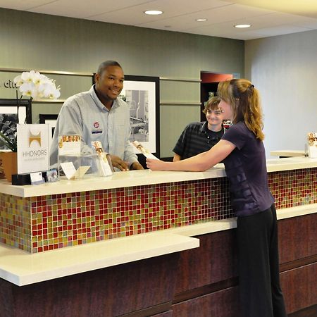 Hampton Inn & Suites Cincinnati / Uptown - University Area Inreriör bild