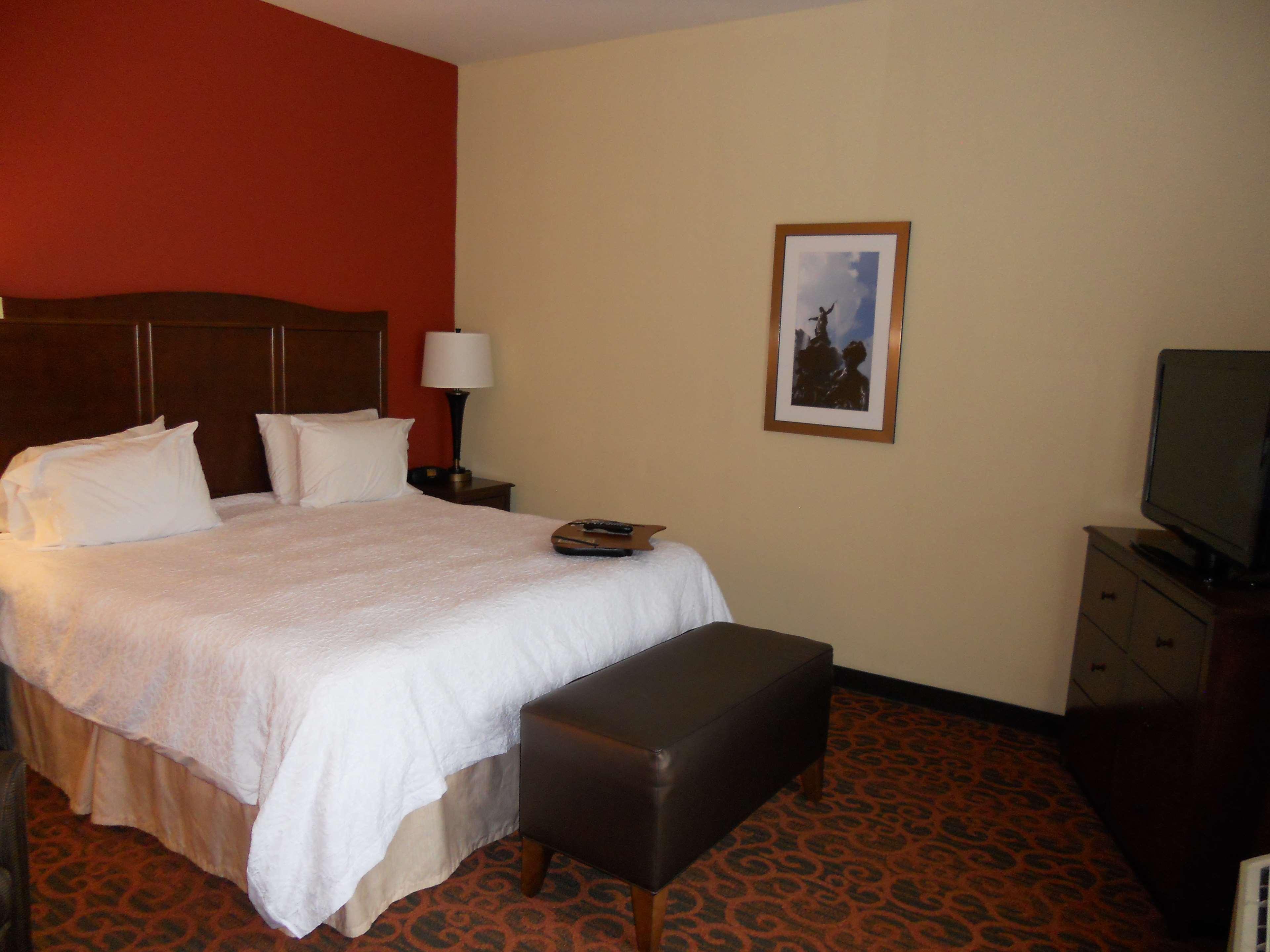 Hampton Inn & Suites Cincinnati / Uptown - University Area Exteriör bild