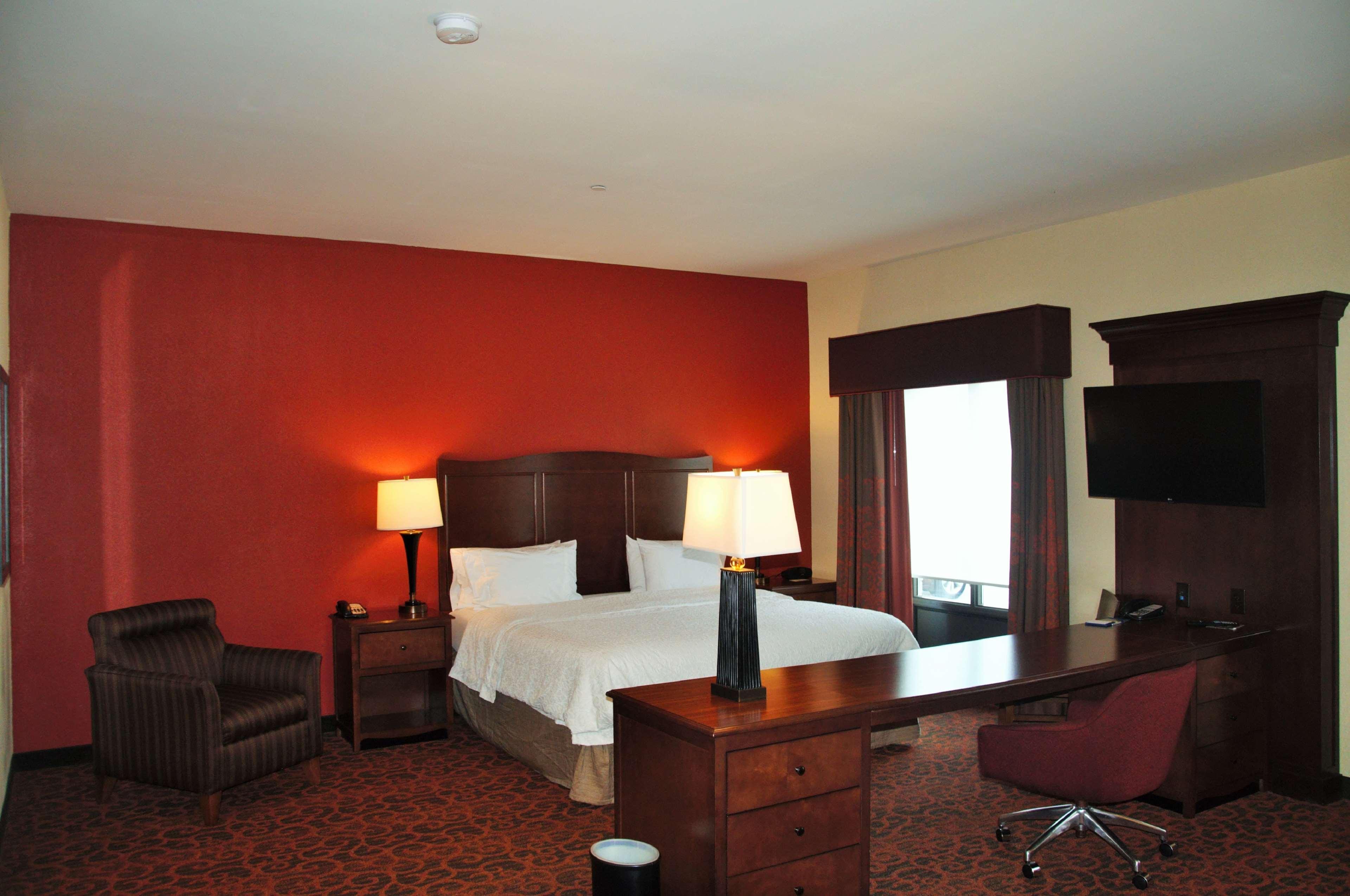 Hampton Inn & Suites Cincinnati / Uptown - University Area Exteriör bild