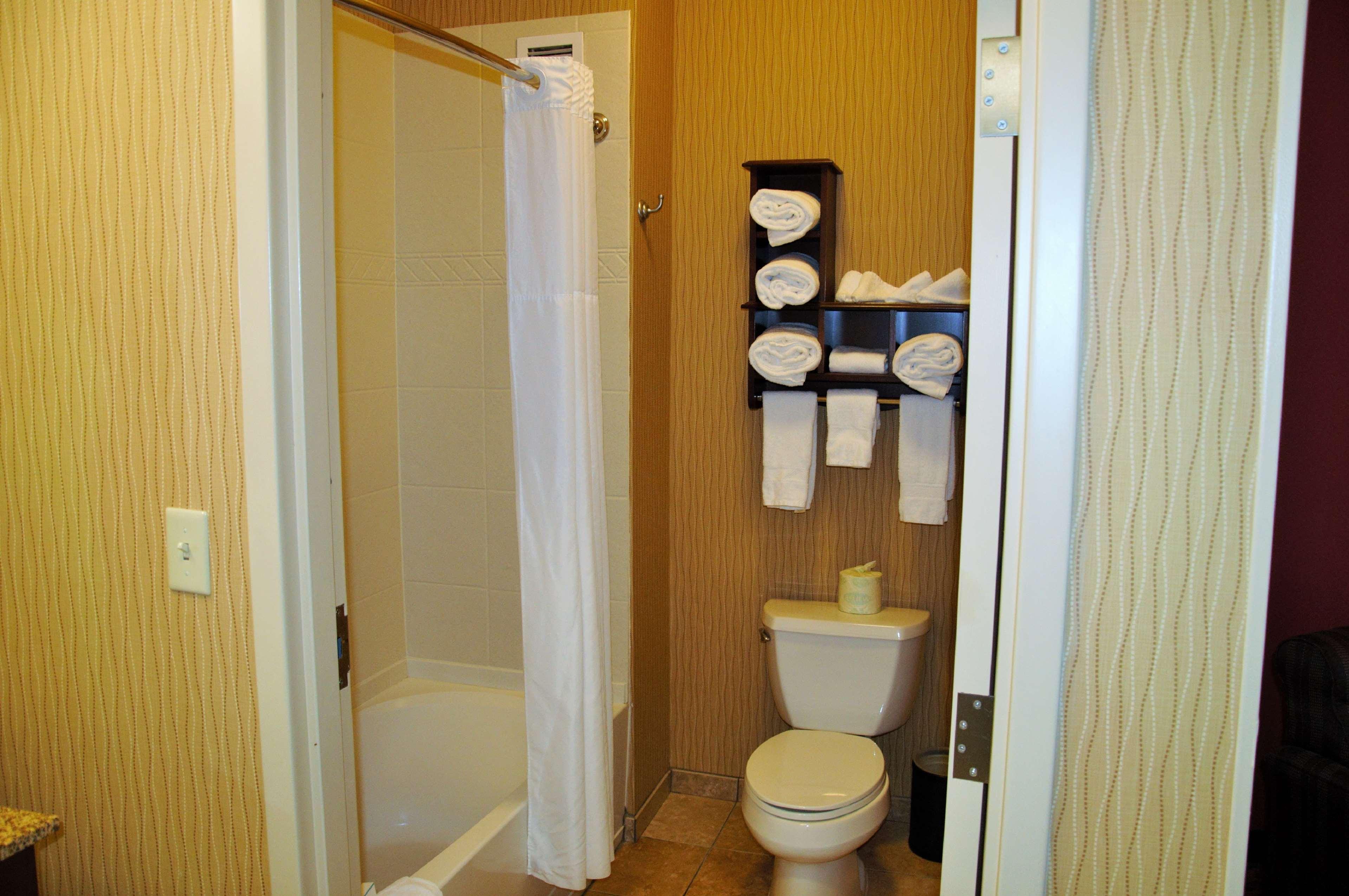 Hampton Inn & Suites Cincinnati / Uptown - University Area Exteriör bild