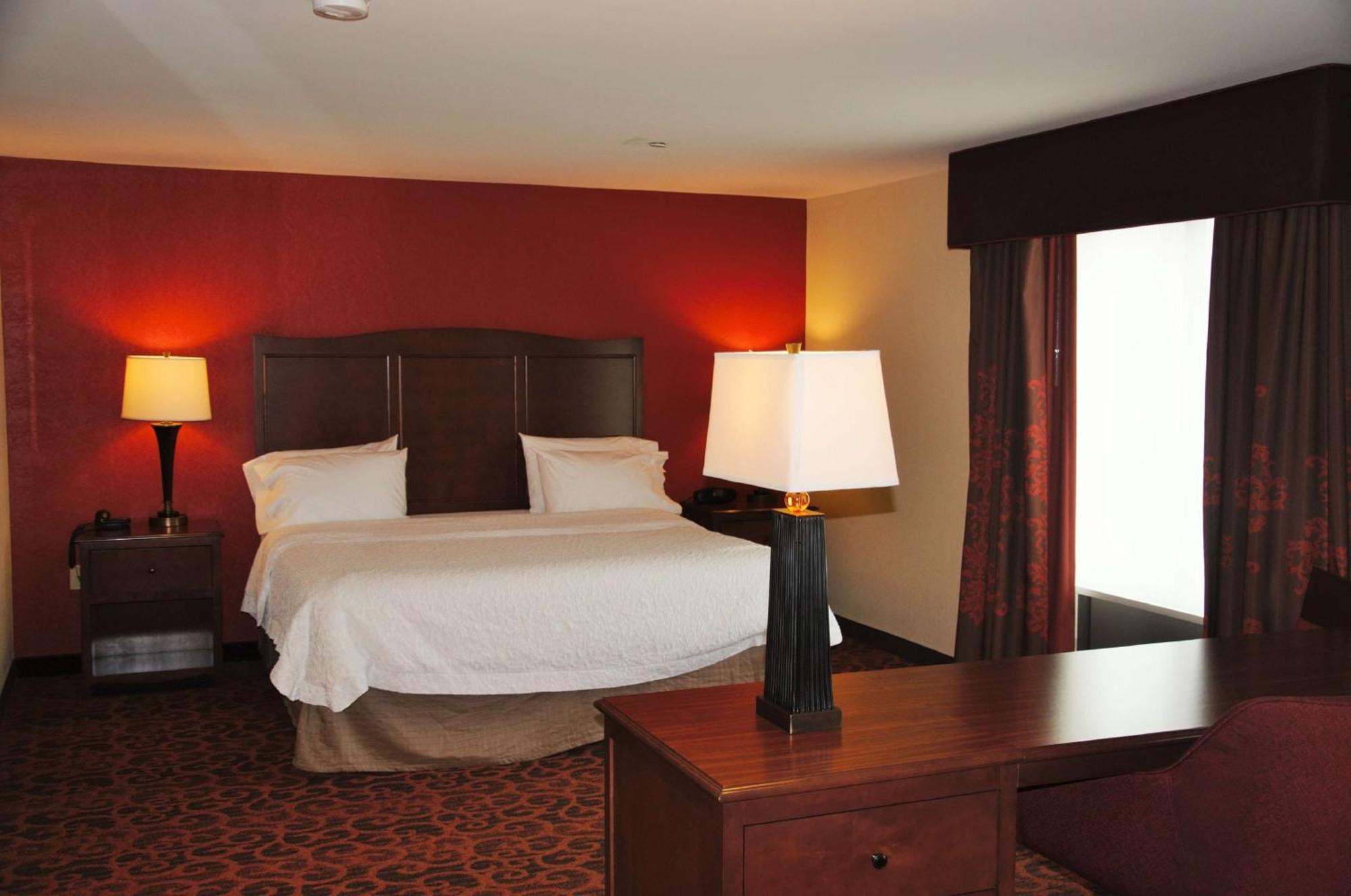 Hampton Inn & Suites Cincinnati / Uptown - University Area Exteriör bild