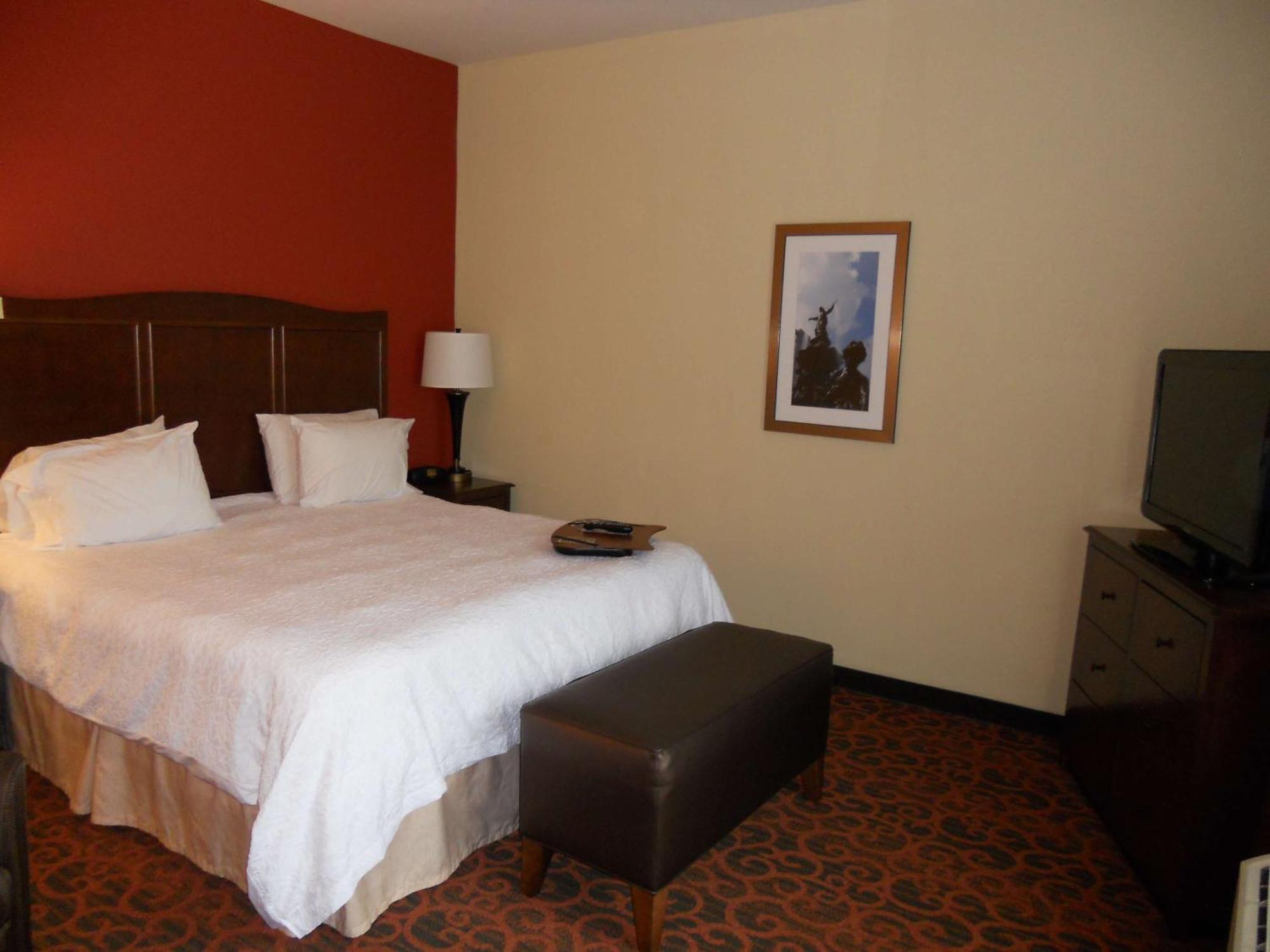 Hampton Inn & Suites Cincinnati / Uptown - University Area Exteriör bild