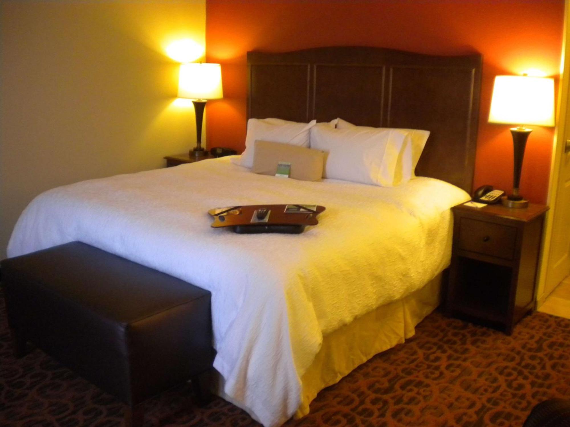 Hampton Inn & Suites Cincinnati / Uptown - University Area Exteriör bild